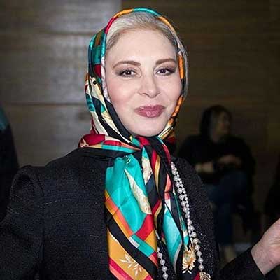 تاببازی کردن افسانه بایگان در یک مکان خاص