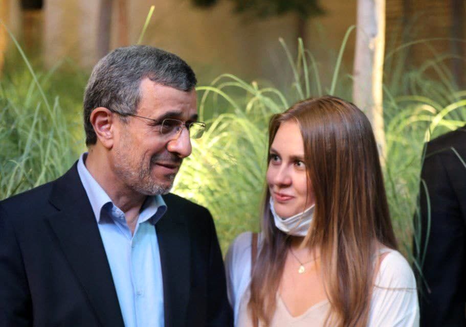 محمود احمدینژاد به مخالفانش پیام معنادار داد