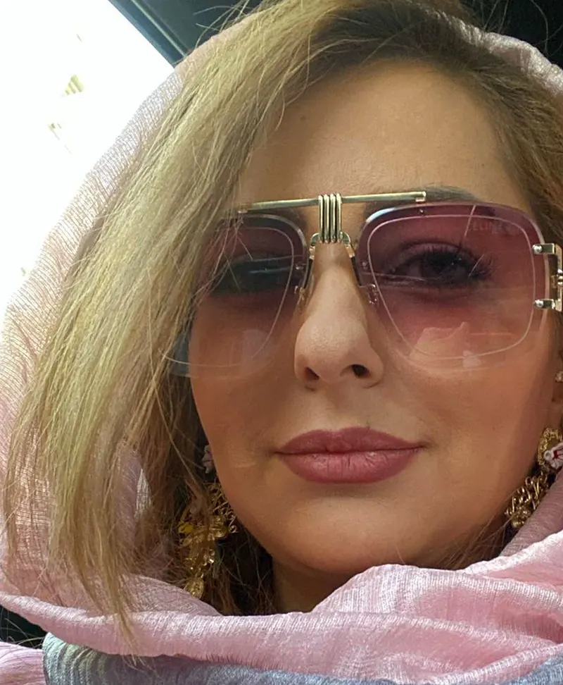 نفیسه روشن، بازیگر سینما با تیپ سرخپوستی جذاب
