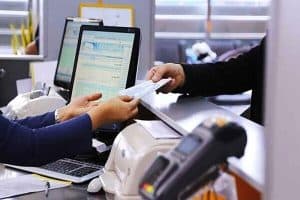 بانکها بازار را نابود میکنند