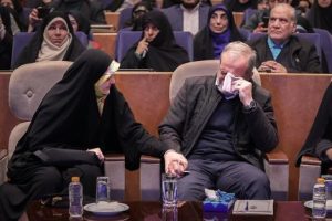 اشکم ولی به پای عزیزان چکیدهام؛ در باب تَر دیدگی رئیس جمهور