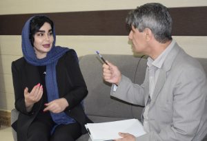 «آزيتا‌ابراهيمي» هنرمند خوب ‌كرمانشاهي‌ در ‌گفت‌و‌گو ‌با‌ درسانیوز: موسیقی زبان مشترک مردم دنیاست، اما آينده‌ي ‌زنان‌ هنرمند ‌قابل‌ پيش‌بيني‌ نيست