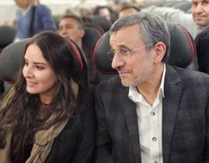 محمود احمدینژاد به مخالفانش پیام معنادار داد