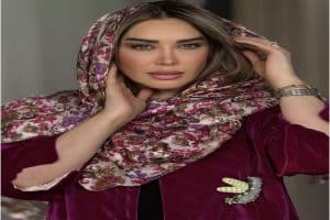سارا منجزیپور در کنار مادر جوانش