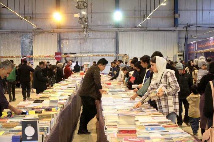 روز اول نمایشگاه کتاب و استقبال خوب مردم کرمانشاه