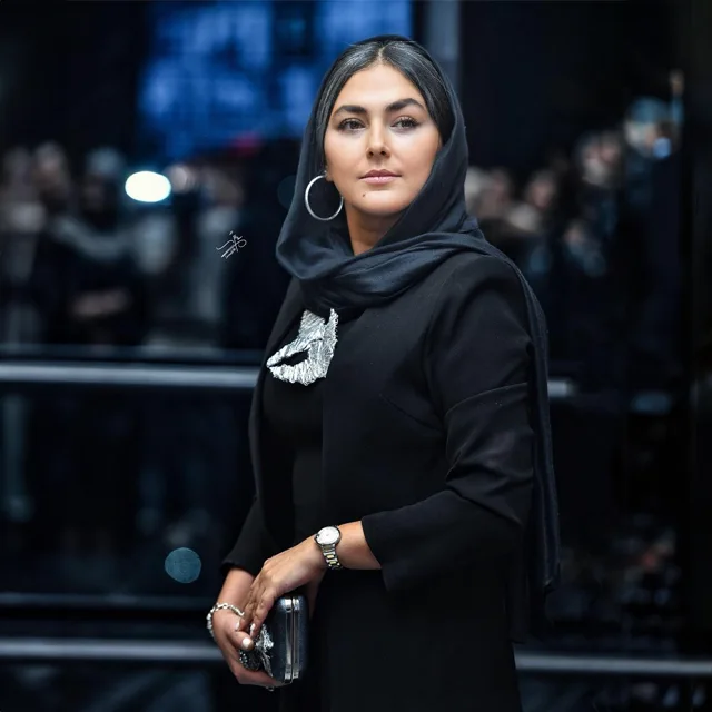 هدی زینالعابدین با استایل جین در جشنواره بینالمللی شیراز