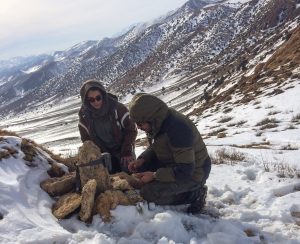حفاظت میکنیم، با اندوه