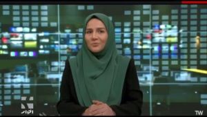 آوازخوانی مجری زن صداوسیما در پخش زنده