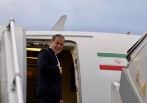 سیدعباس عراقچی وزیر امور خارجه ایران پیش از ترک تهران به مقصد ژنو برای شرکت در سومین دور مذاکرات ایران و آمریکا با میانجیگری عمان