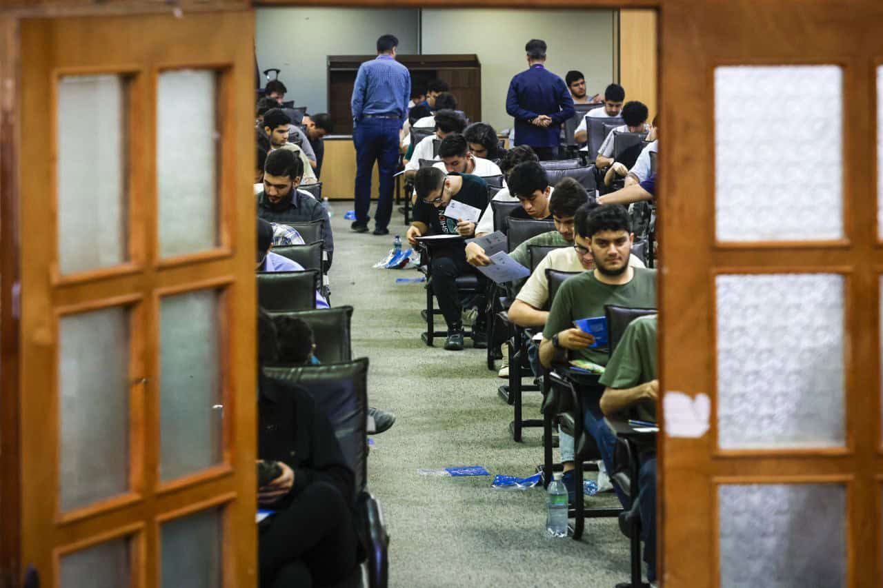 تحریم آزمونهای بینالمللی زبان؛ مانعی تازه بر سر راه مهاجرت تحصیلی ایرانیان