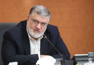 نشست بررسی نظام مسائل گذرگاههای همسطح قطار حومهای تهران–پیشوا–گرمسار با حضور محمدصادق معتمدیان استاندار تهران و جبارعلی ذاکری مدیرعامل راهآهن